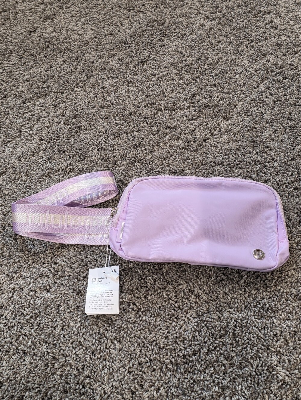 Lululemon Everywhere Belt Bag Lilac Play/Silver 1L